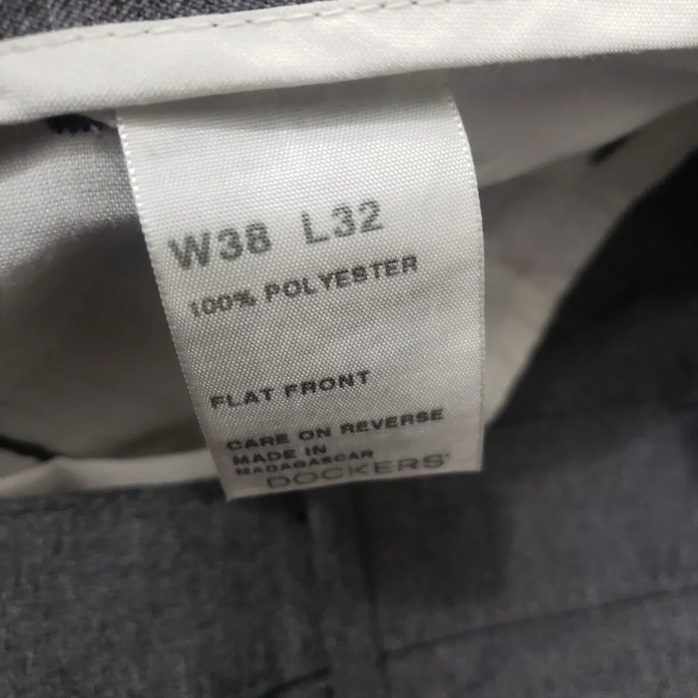 VTG Levi's Strauss & Co. Pants Mens 38x32 Gray Pockets Flat Front
